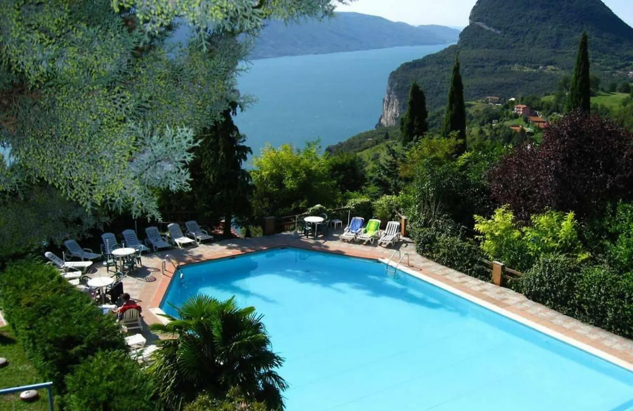 Casa Cortili Garda Summer By Gardadomusmea Pieve  度假居